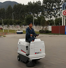 銳騰電子指定道路寶進(jìn)口掃地車(chē)