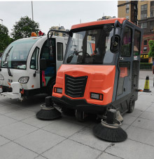 成都勁邦掃地車(chē)在宜賓鼎泰